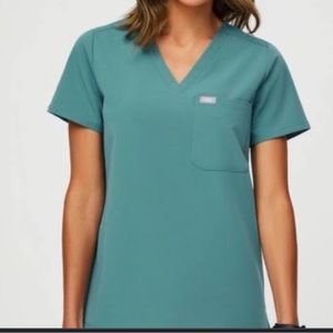 FIGS favorite set in hydrogen green size small